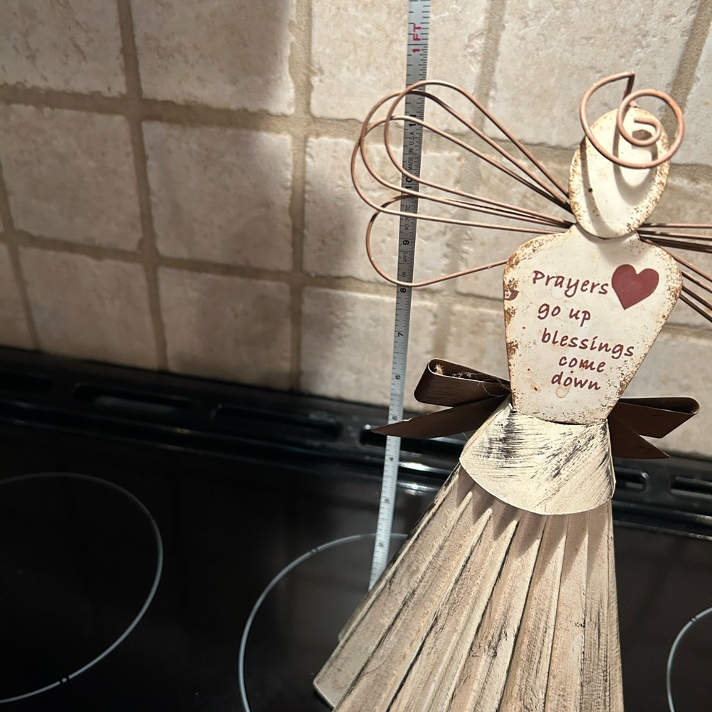 Rustic Metal Angel Figurine - Picture 6 of 6